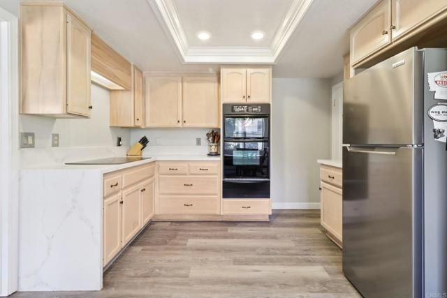 9704 Indian Creek Way, Escondido, CA 92026