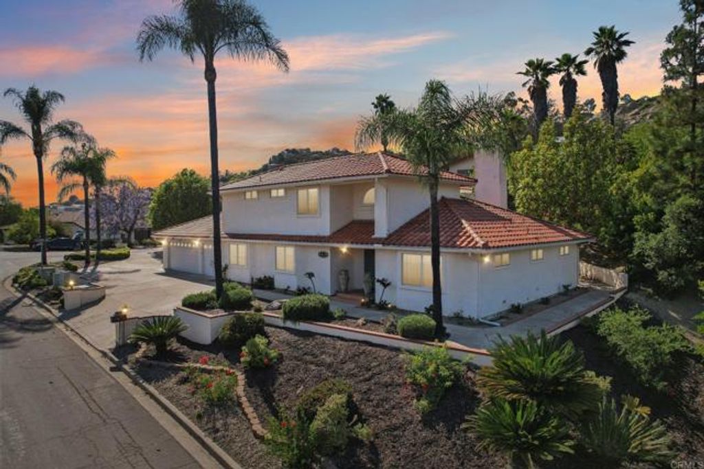 9704 Indian Creek Way, Escondido, CA 92026