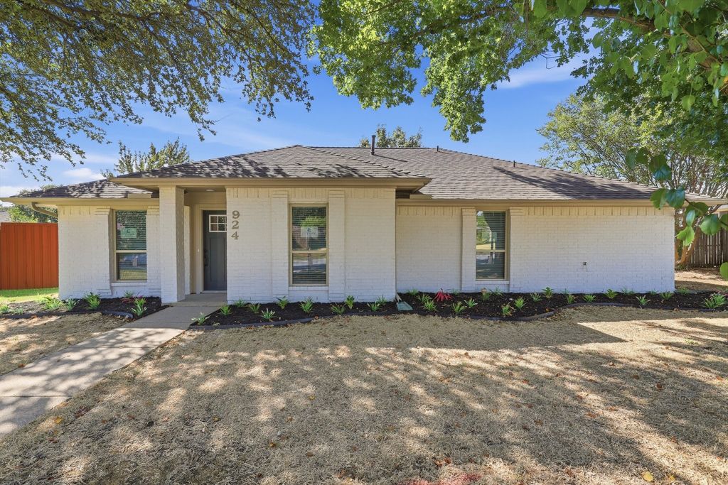 924 Edgefield Trail, Flower Mound, TX 75028 — exterior