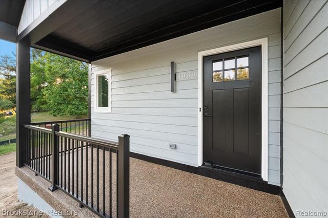 3080 W Newberry Road, Waterford, MI 48329