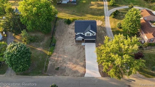 3080 W Newberry Road, Waterford, MI 48329
