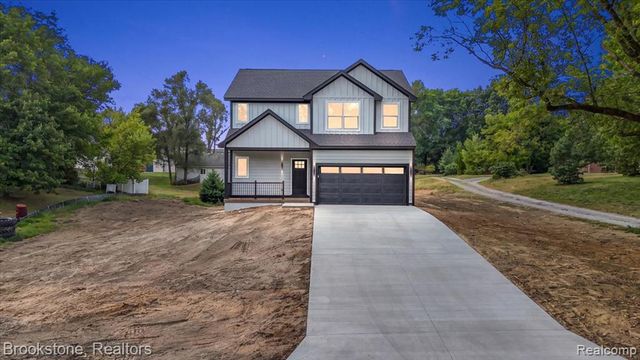 3080 W Newberry Road, Waterford, MI 48329