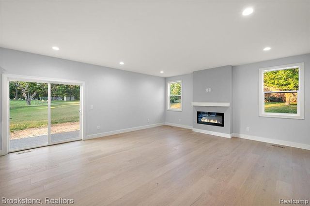 3080 W Newberry Road, Waterford, MI 48329