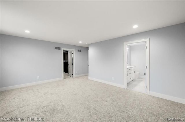 3080 W Newberry Road, Waterford, MI 48329