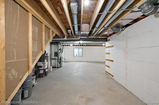 3080 W Newberry Road, Waterford, MI 48329