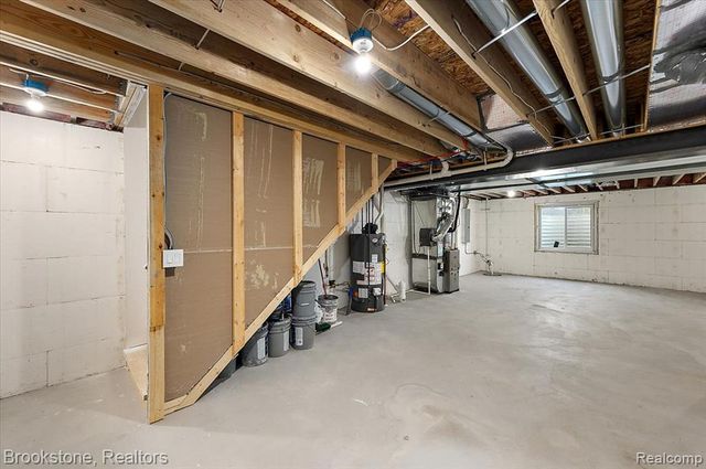 3080 W Newberry Road, Waterford, MI 48329