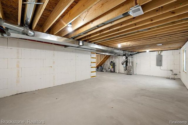 3080 W Newberry Road, Waterford, MI 48329