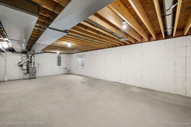 3080 W Newberry Road, Waterford, MI 48329