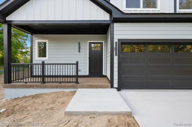 3080 W Newberry Road, Waterford, MI 48329