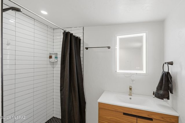 4927 E Adams Street, Tucson, AZ 85712