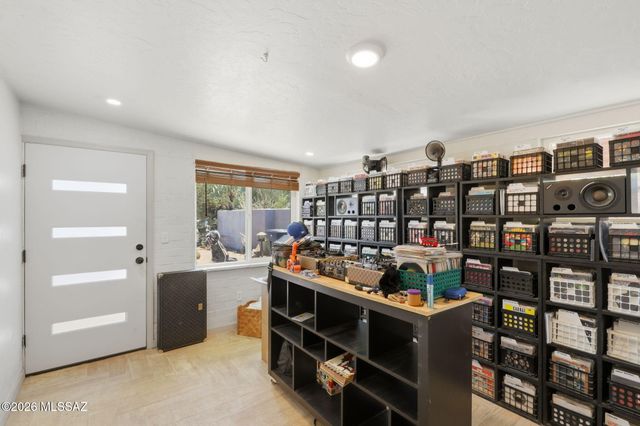 4927 E Adams Street, Tucson, AZ 85712