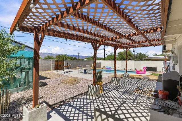 4927 E Adams Street, Tucson, AZ 85712