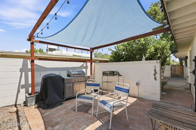4927 E Adams Street, Tucson, AZ 85712