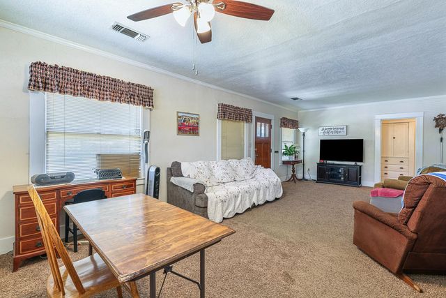 2637 A Street, Selma, CA 93662