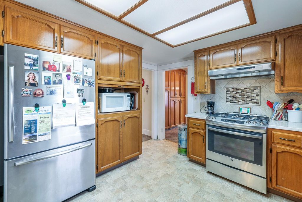 Image 13 of property listing at 2637 A Street, Selma, CA 93662