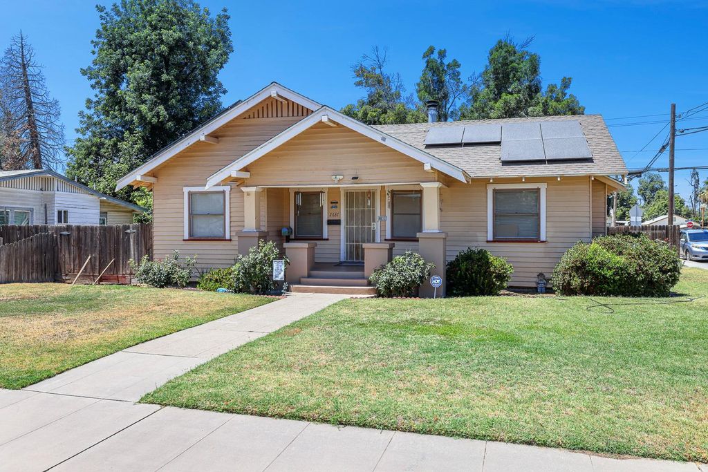 Image 2 of property listing at 2637 A Street, Selma, CA 93662