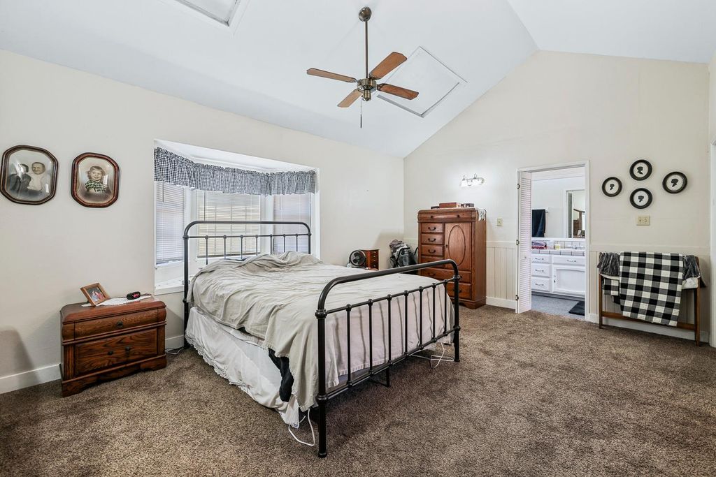 Image 21 of property listing at 2637 A Street, Selma, CA 93662