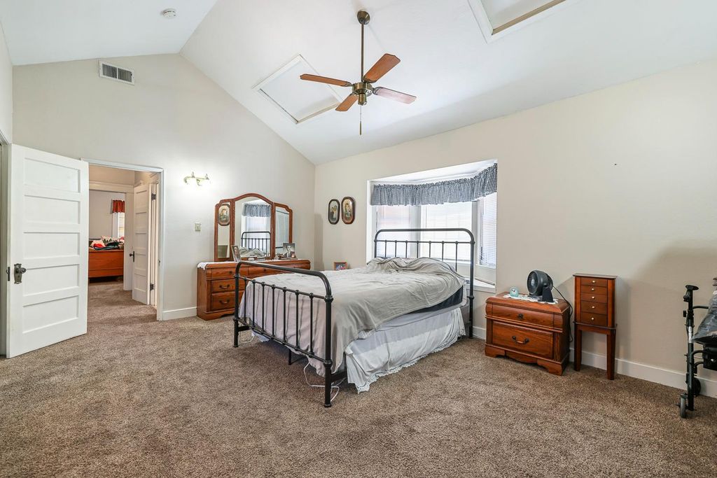 Image 23 of property listing at 2637 A Street, Selma, CA 93662