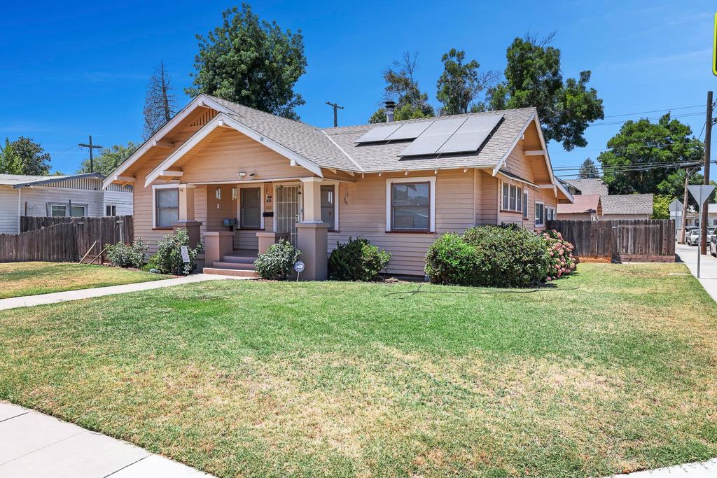 Image 3 of property listing at 2637 A Street, Selma, CA 93662