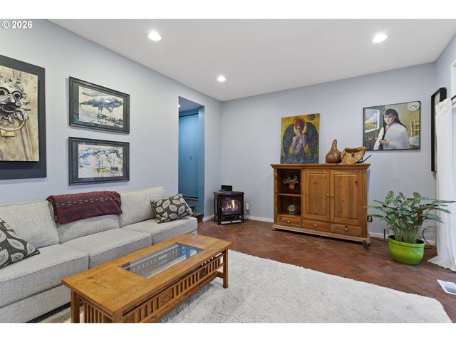 1200 Ne TERRITORIAL Rd 75, Canby, OR 97013