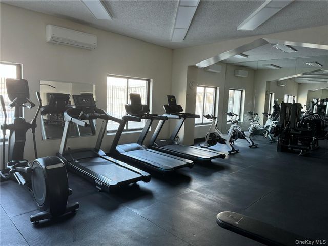 25-40 Shore Boulevard 14T, Astoria, NY 11102