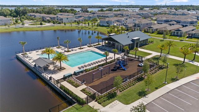 718 SQUIRE AVENUE, Debary, FL 32713