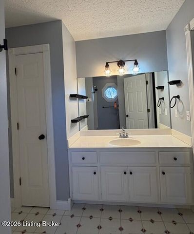 111 N Salem Dr, Bardstown, KY 40004