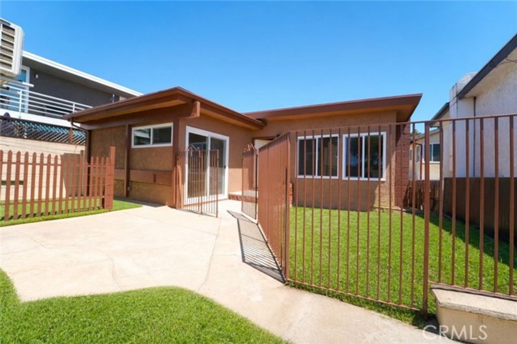 2008 Junipero, Signal Hill, CA 90755