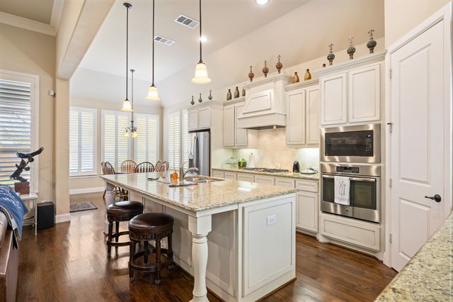 1125 Blue Lake Boulevard, Arlington, TX 76005