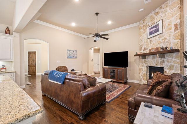 1125 Blue Lake Boulevard, Arlington, TX 76005