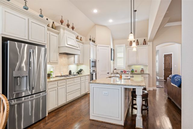 1125 Blue Lake Boulevard, Arlington, TX 76005