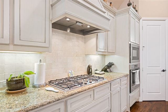 1125 Blue Lake Boulevard, Arlington, TX 76005