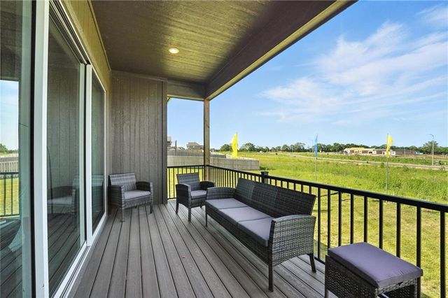 1413 N 163rd Street, Basehor, KS 66007