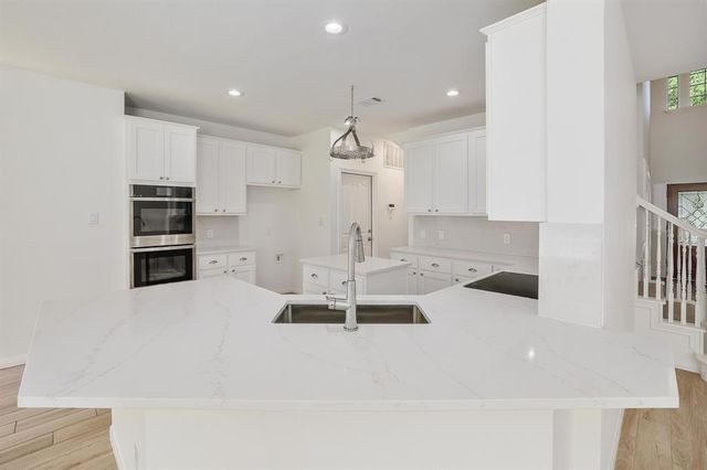 12207 Carlsbad DR, Austin, TX 78738