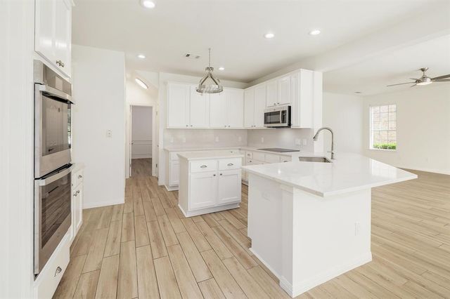 12207 Carlsbad DR, Austin, TX 78738