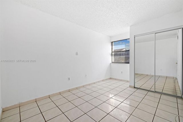10050 NW 9th St Circle 203, Miami, FL 33172