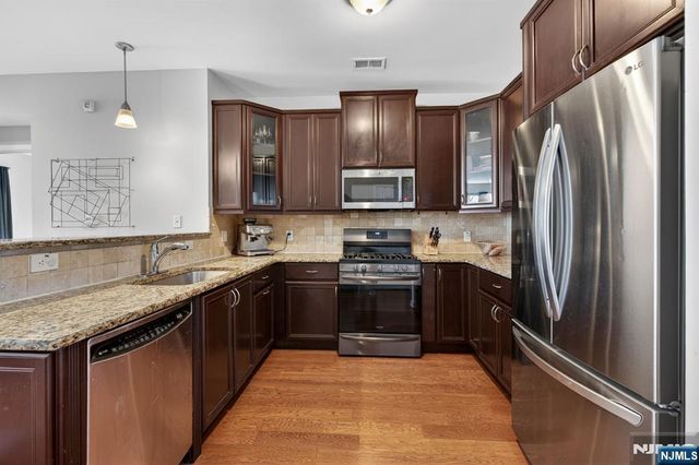 443 2nd Street 406, Jersey City, NJ 07302