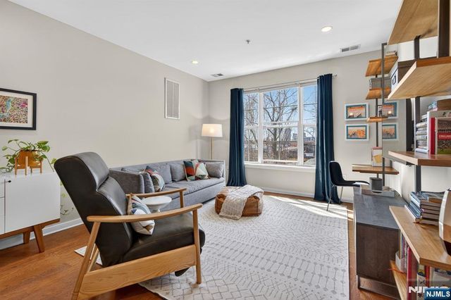 443 2nd Street 406, Jersey City, NJ 07302