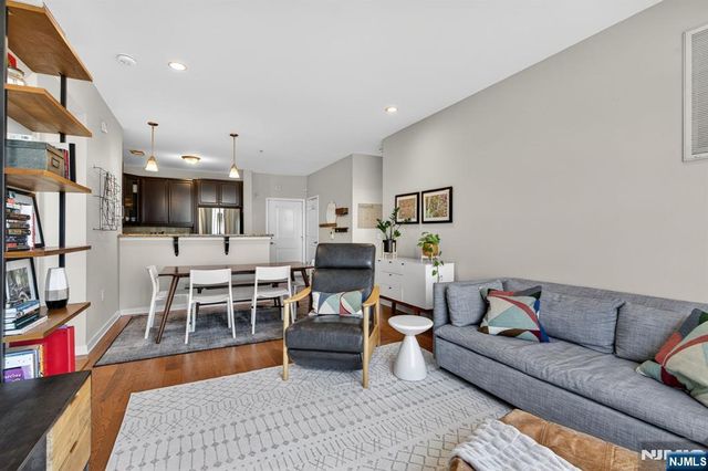 443 2nd Street 406, Jersey City, NJ 07302