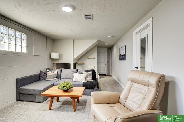 7305 S 50th Street, Bellevue, NE 68157