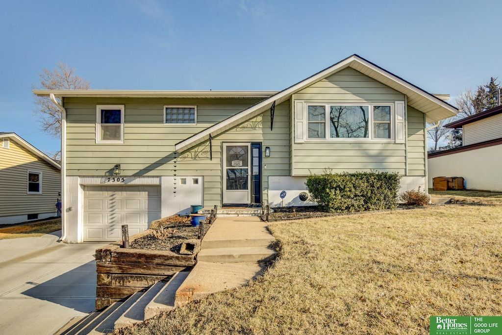 7305 S 50th Street, Bellevue, NE 68157
