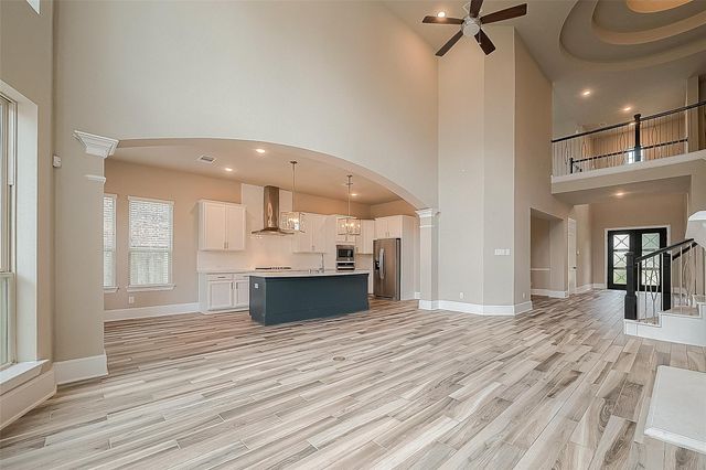 115 N Winter Sunrise Circle, Tomball, TX 77375