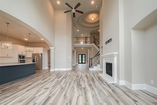 115 N Winter Sunrise Circle, Tomball, TX 77375