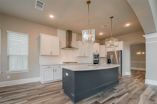 115 N Winter Sunrise Circle, Tomball, TX 77375