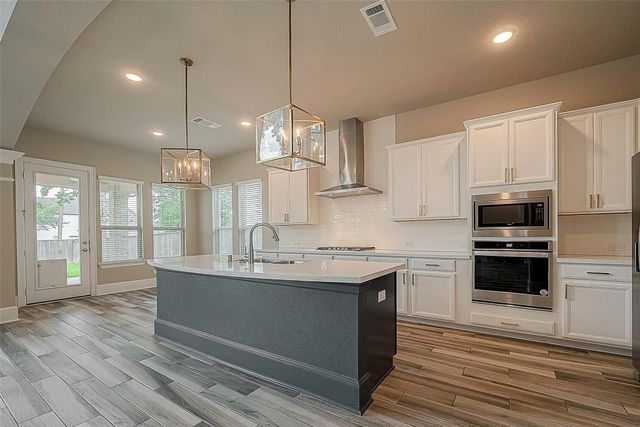 115 N Winter Sunrise Circle, Tomball, TX 77375