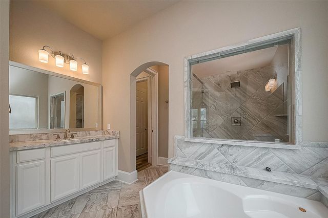 115 N Winter Sunrise Circle, Tomball, TX 77375