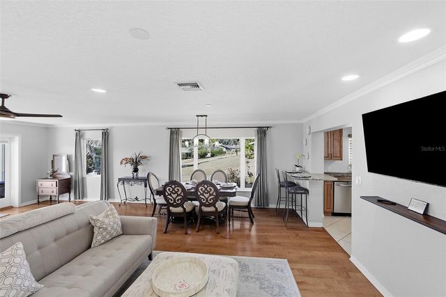 2404 WAYCROSS AVENUE, Eustis, FL 32726