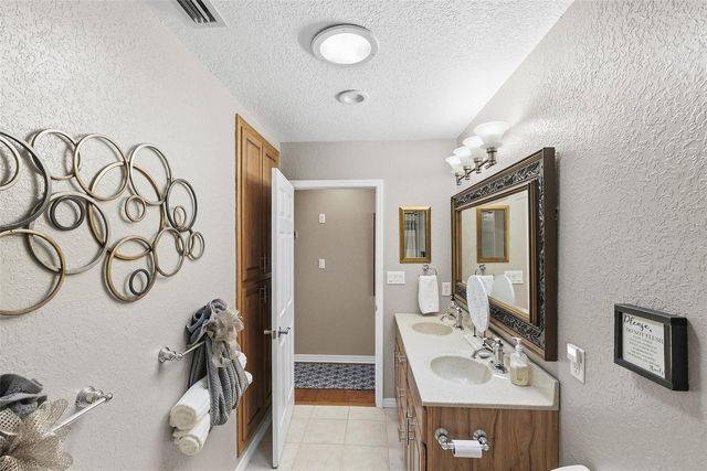 2404 WAYCROSS AVENUE, Eustis, FL 32726