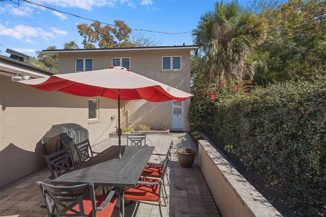 2404 WAYCROSS AVENUE, Eustis, FL 32726