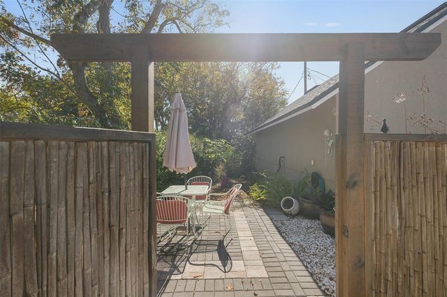 2404 WAYCROSS AVENUE, Eustis, FL 32726